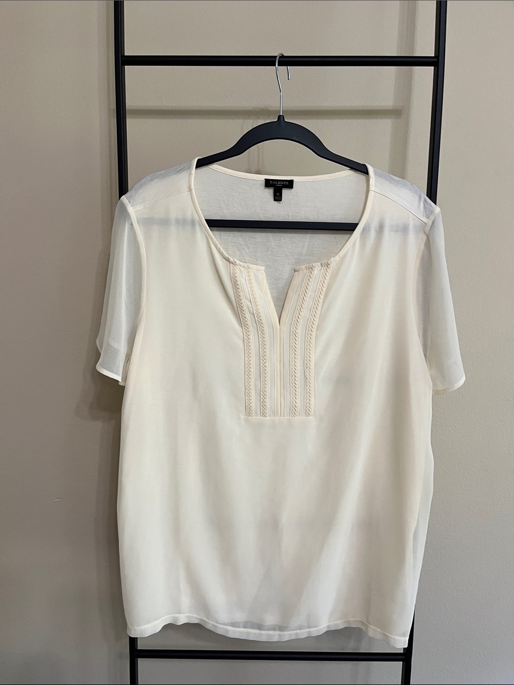 Talbots 1X Cream Embroidered Y-Neck Top Workwear Essential Minimalist Classy